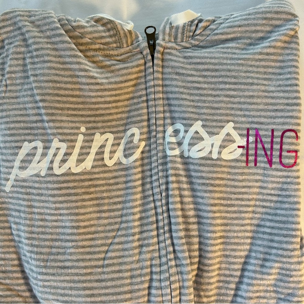 Women’s Disney Parks, princess, zip up sweatshirt, size XS, lightweight